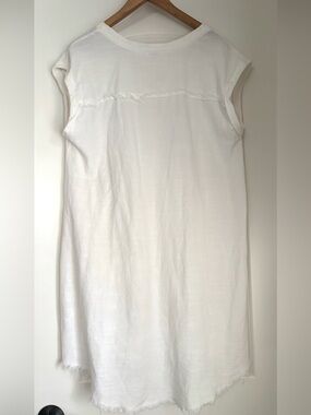 Umgee White V-Neck Cap Sleeve Shift Dress